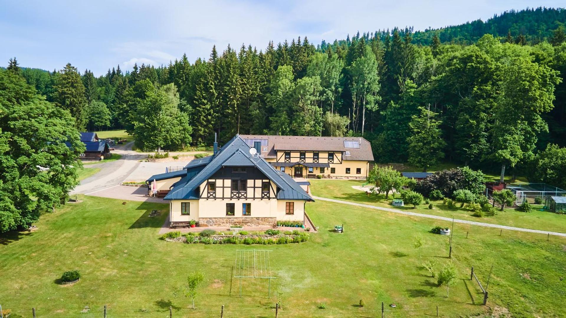 Penzion Chlustov Strazny Exteriér fotografie